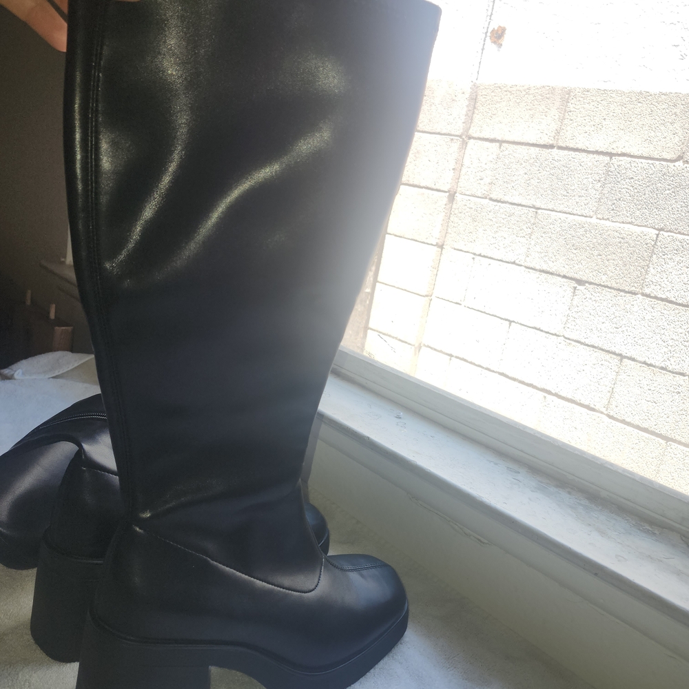 Wild Fable Black Heeled Boots Classic Design - Picture 4 of 8